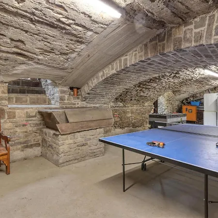 Appartement 2 Bedroom Beautiful In