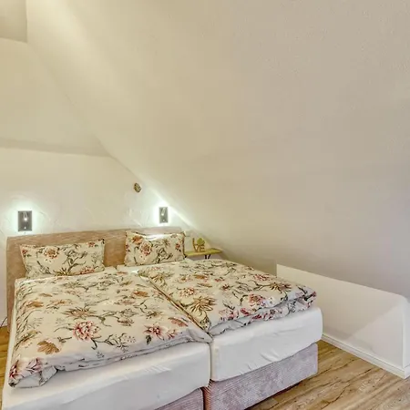 Appartement 2 Bedroom Beautiful In Irrhausen