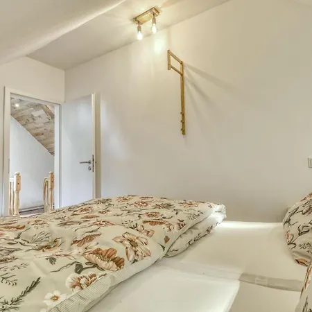 2 Bedroom Beautiful In Appartement *